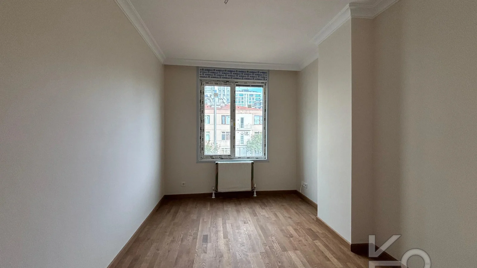 Laci̇vert Cadde Caddebostan Sahi̇lde İş Yeri̇ne Uygun Yeni̇ Buti̇k Bi̇nada 3+1 120m² Net