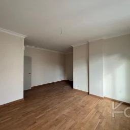 Laci̇vert Cadde Caddebostan Sahi̇lde İş Yeri̇ne Uygun Yeni̇ Buti̇k Bi̇nada 3+1 120m² Net