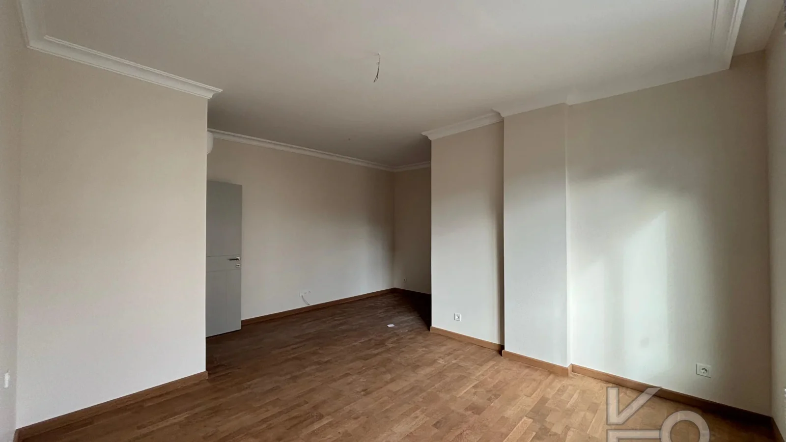 Laci̇vert Cadde Caddebostan Sahi̇lde İş Yeri̇ne Uygun Yeni̇ Buti̇k Bi̇nada 3+1 120m² Net