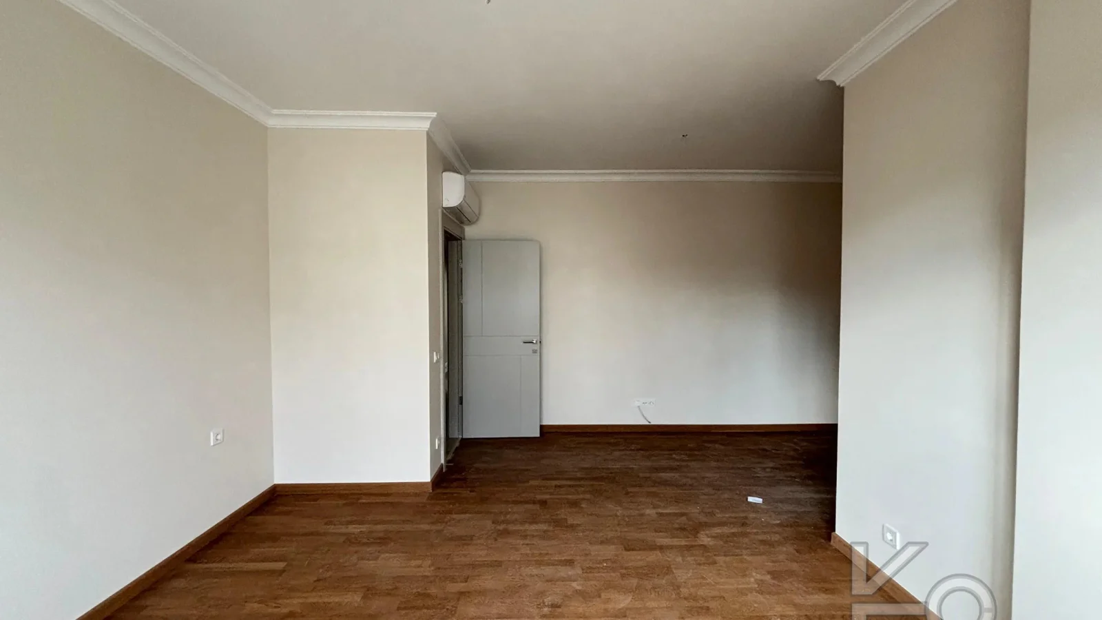 Laci̇vert Cadde Caddebostan Sahi̇lde İş Yeri̇ne Uygun Yeni̇ Buti̇k Bi̇nada 3+1 120m² Net