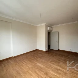 Laci̇vert Cadde Caddebostan Sahi̇lde İş Yeri̇ne Uygun Yeni̇ Buti̇k Bi̇nada 3+1 120m² Net