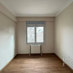 Laci̇vert Cadde Caddebostan Sahi̇lde İş Yeri̇ne Uygun Yeni̇ Buti̇k Bi̇nada 3+1 120m² Net
