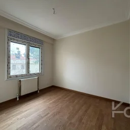Laci̇vert Cadde Caddebostan Sahi̇lde İş Yeri̇ne Uygun Yeni̇ Buti̇k Bi̇nada 3+1 120m² Net