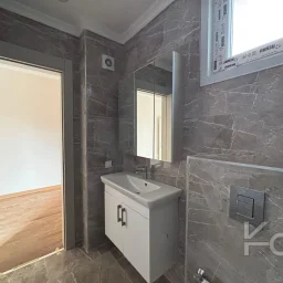 Laci̇vert Cadde Caddebostan Sahi̇lde İş Yeri̇ne Uygun Yeni̇ Buti̇k Bi̇nada 3+1 120m² Net