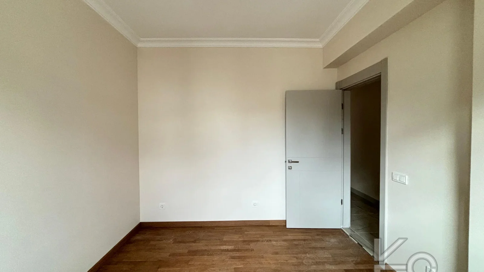 Laci̇vert Cadde Caddebostan Sahi̇lde İş Yeri̇ne Uygun Yeni̇ Buti̇k Bi̇nada 3+1 120m² Net