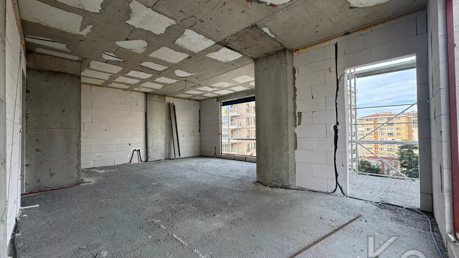 Laci̇vertcadde Tek Yetki̇li̇ Tütüncü M.efendi̇ Sifir 121m² Net 3+1