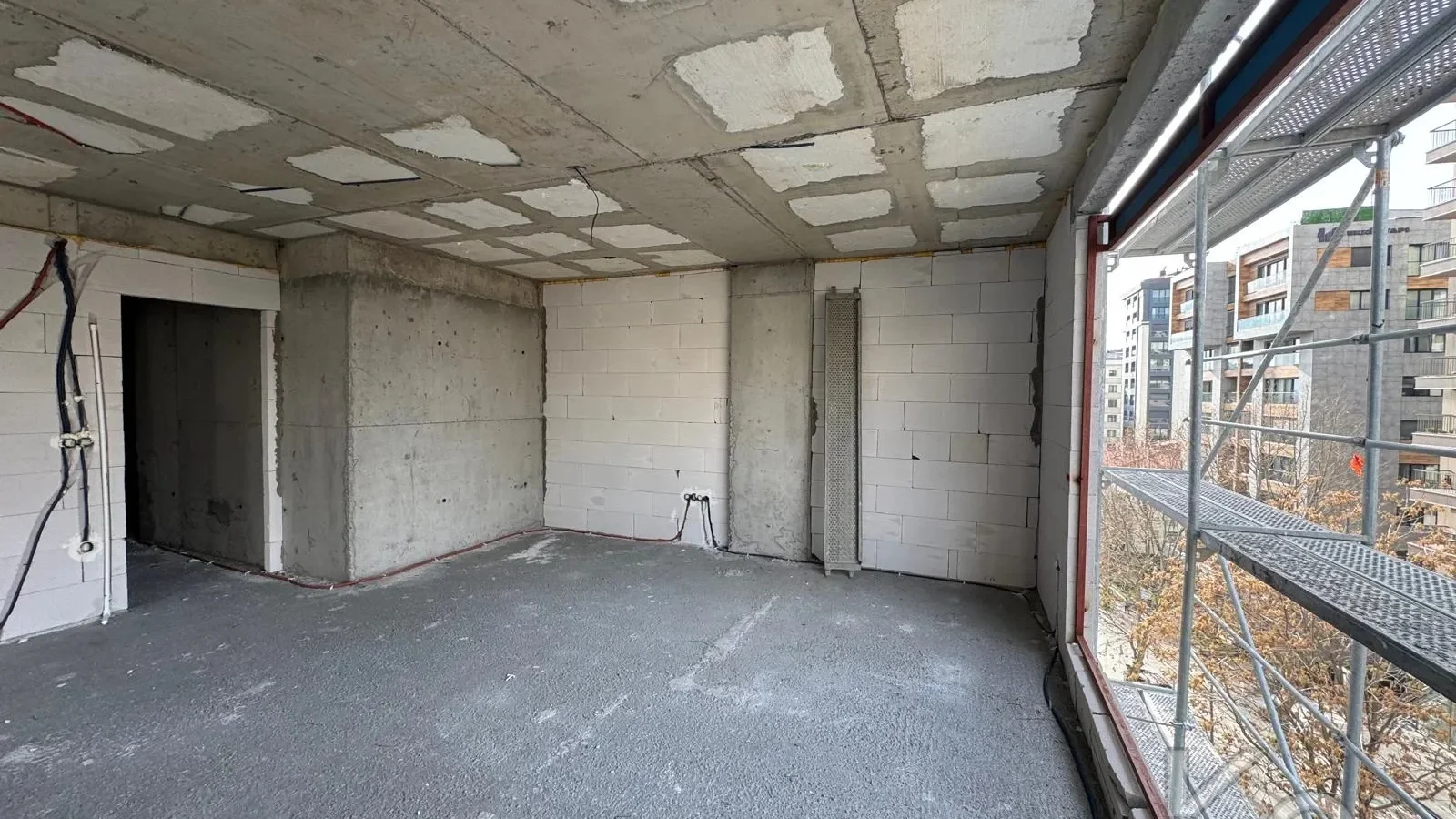 Laci̇vertcadde Tek Yetki̇li̇ Tütüncü M.efendi̇ Sifir 121m² Net 3+1