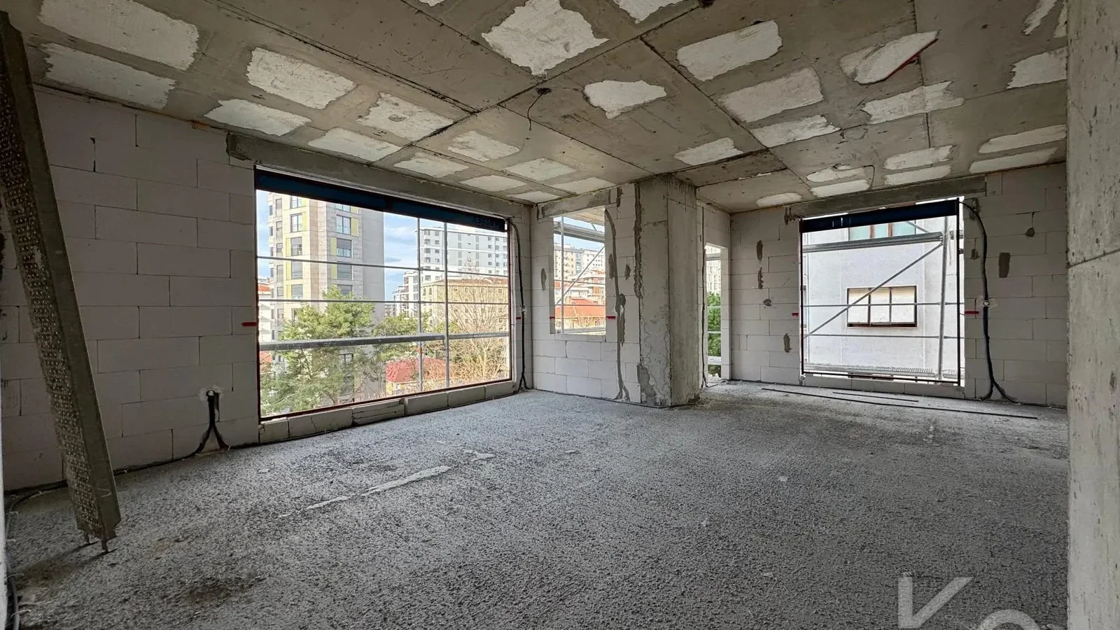 Laci̇vertcadde Tek Yetki̇li̇ Tütüncü M.efendi̇ Sifir 121m² Net 3+1
