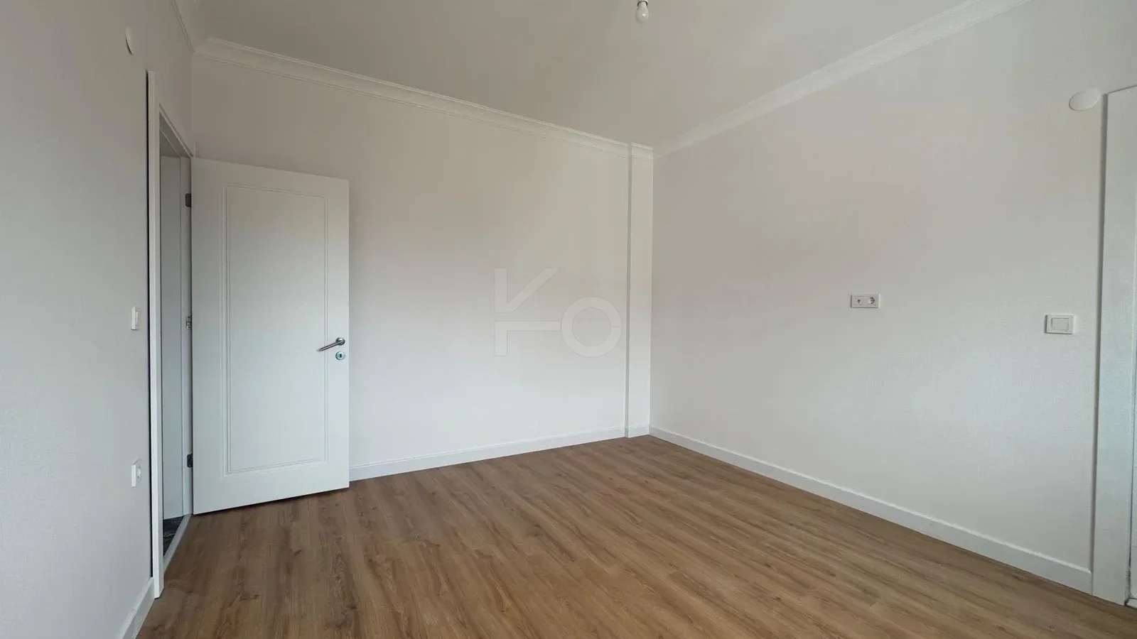 Lacivertcadde Erenköy’de Satılık 3 Cepheli 57m² Net 1+1