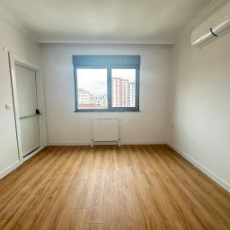 Lacivertcadde Erenköy’de Satılık 3 Cepheli 57m² Net 1+1