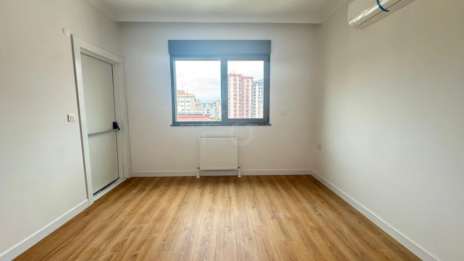 Lacivertcadde Erenköy’de Satılık 3 Cepheli 57m² Net 1+1