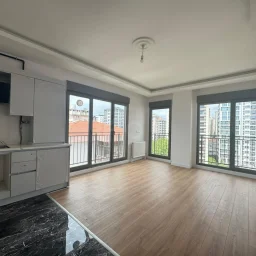 Lacivertcadde Erenköy’de Satılık 3 Cepheli 57m² Net 1+1
