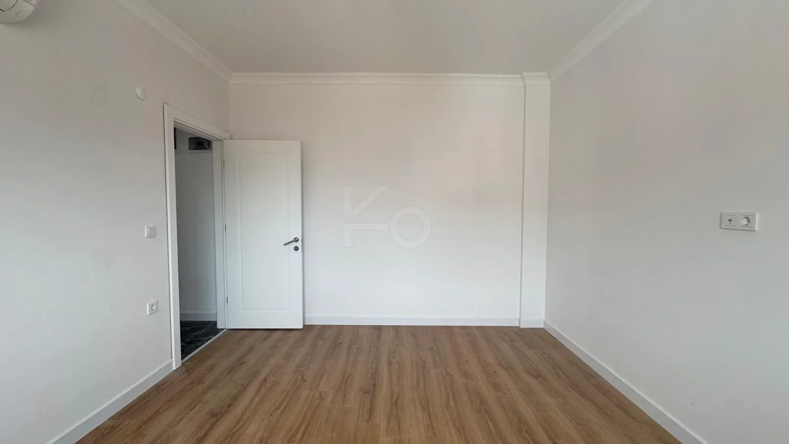 Lacivertcadde Erenköy’de Satılık 3 Cepheli 57m² Net 1+1