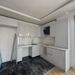 Lacivertcadde Erenköy’de Satılık 3 Cepheli 57m² Net 1+1