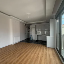 Lacivertcadde Erenköy’de Satılık 3 Cepheli 57m² Net 1+1