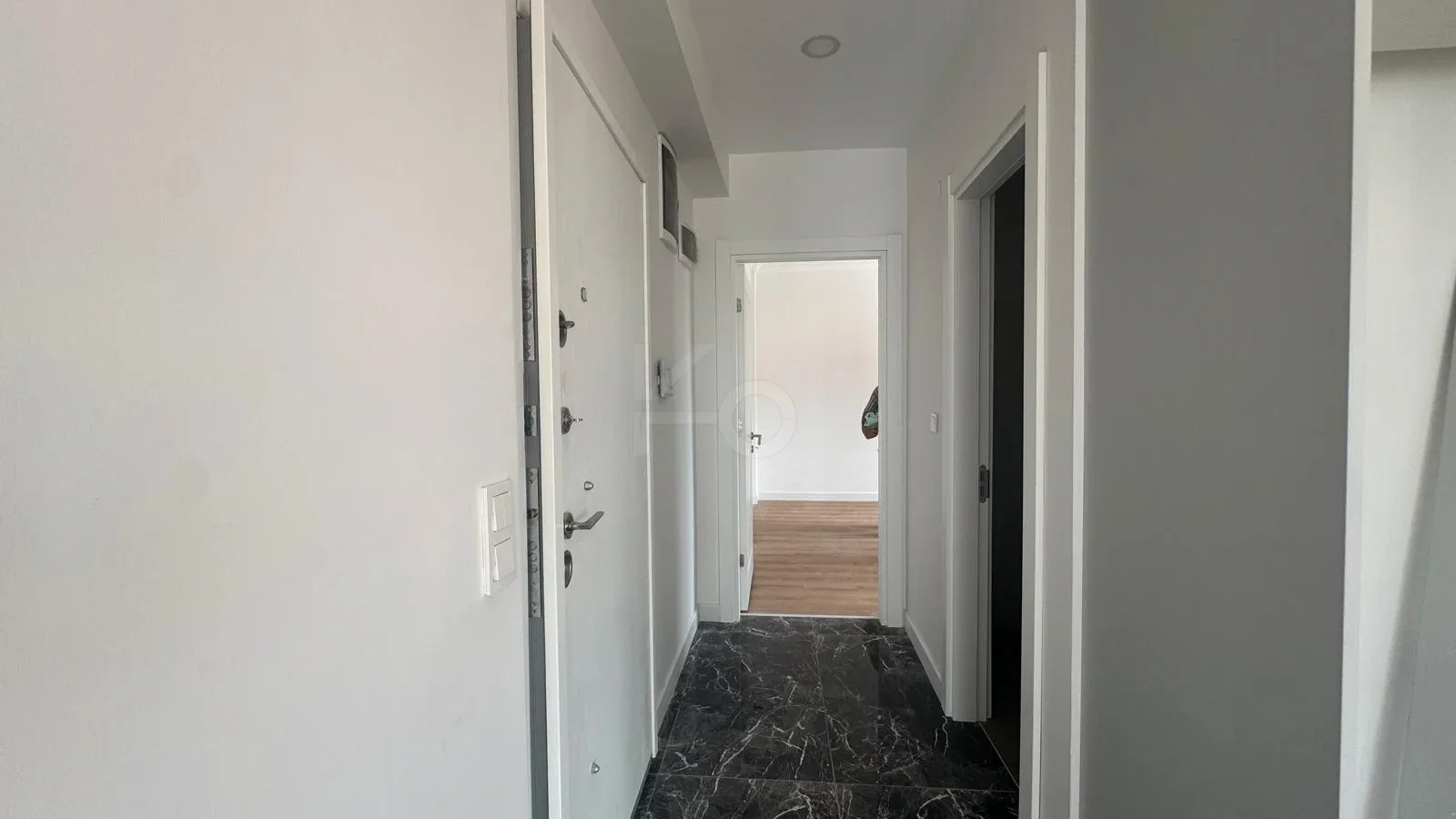 Lacivertcadde Erenköy’de Satılık 3 Cepheli 57m² Net 1+1