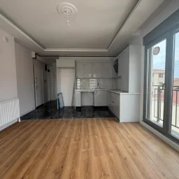 Lacivertcadde Erenköy’de Satılık 3 Cepheli 57m² Net 1+1