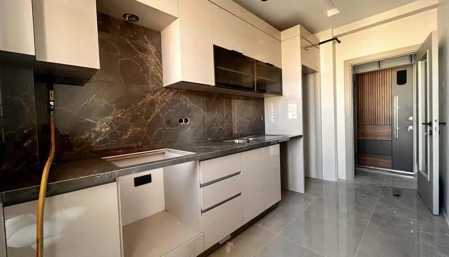 Sağlam'dan Göztepe Şair Arşi Yakını 2+1 80 M2 Net Balkonlu Daire