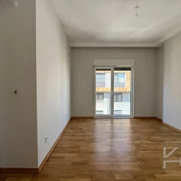 Laci̇vertcadde Caddebostan Sahi̇lde Ara Kat 1+1 İskanli 2 Yaşinda
