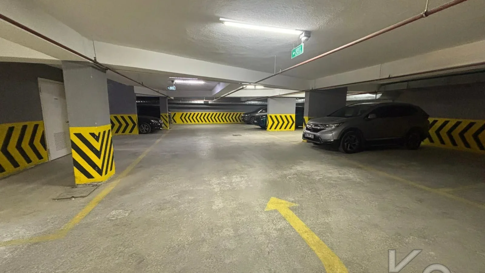 Laci̇vertcadde Caddebostan Sahi̇lde Ara Kat 1+1 İskanli 2 Yaşinda