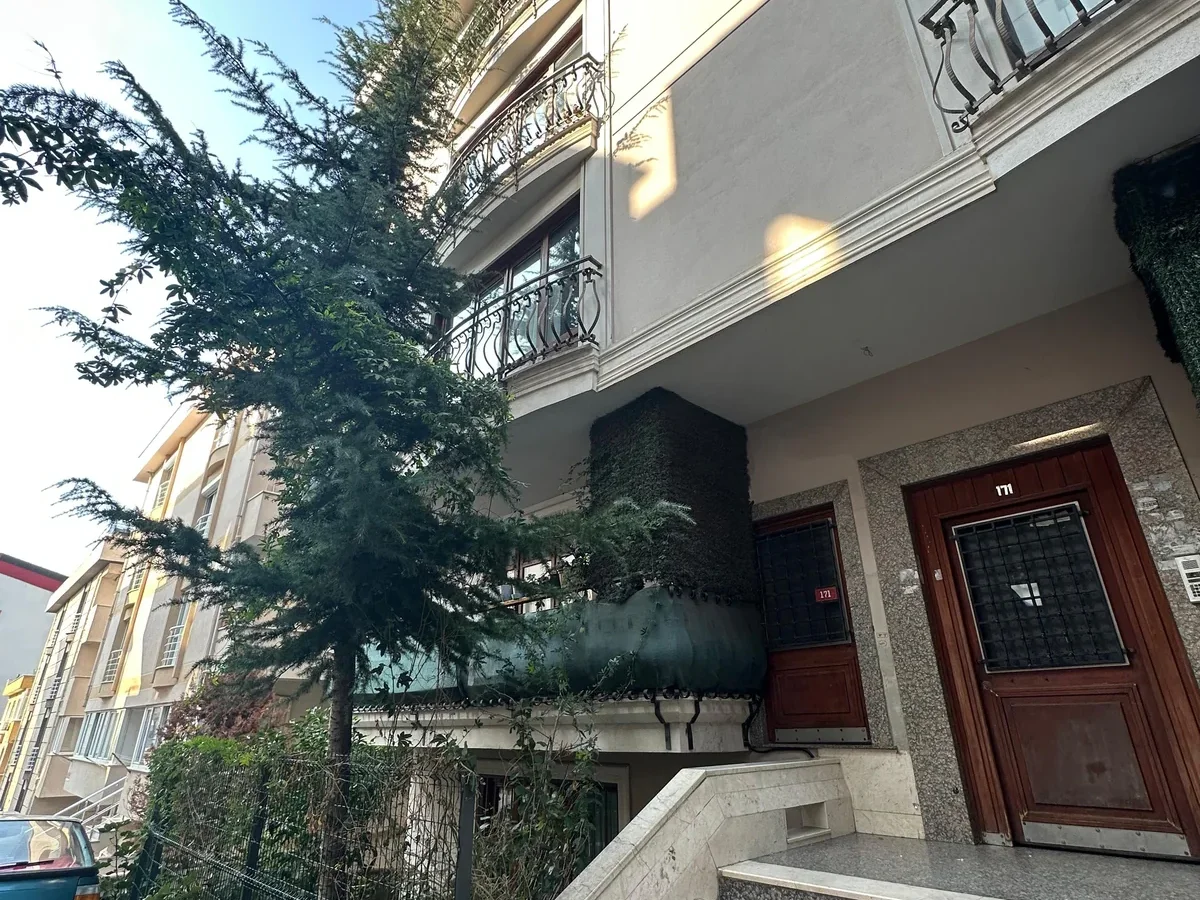 Yeditepe Ünv. Komşu Çatı Katı 1+1 Teraslı