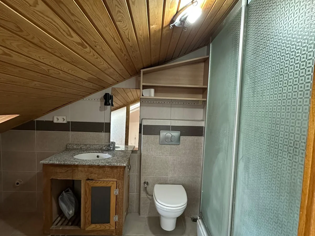 Yeditepe Ünv. Komşu Çatı Katı 1+1 Teraslı