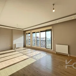 Academy Suadi̇ye Havuzlu Güvenli̇kli̇ Deni̇z Manzarali Yeni̇ Bi̇na 100m2 3+1