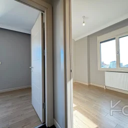Academy Suadi̇ye Havuzlu Güvenli̇kli̇ Deni̇z Manzarali Yeni̇ Bi̇na 100m2 3+1