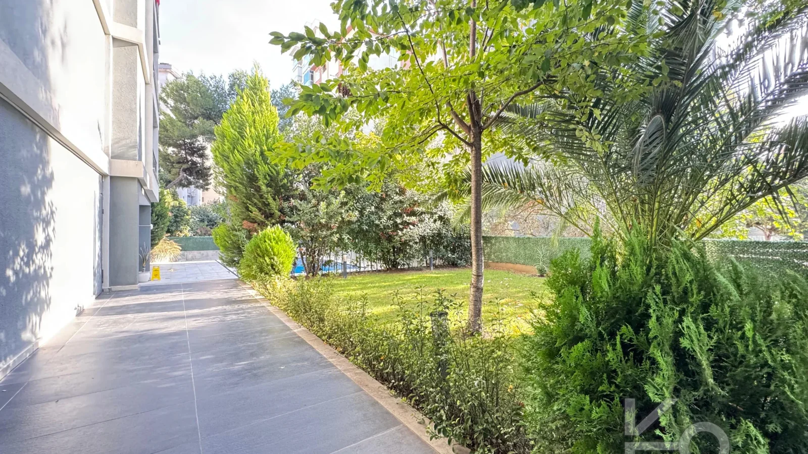 Academy Suadi̇ye Havuzlu Güvenli̇kli̇ Deni̇z Manzarali Yeni̇ Bi̇na 100m2 3+1
