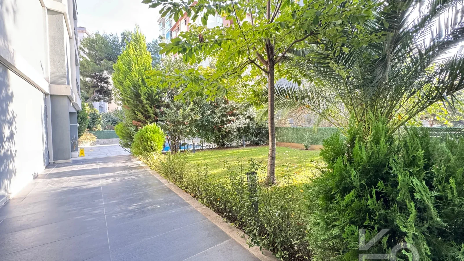 Academy Suadi̇ye Havuzlu Güvenli̇kli̇ Deni̇z Manzarali Yeni̇ Bi̇na 100m2 3+1