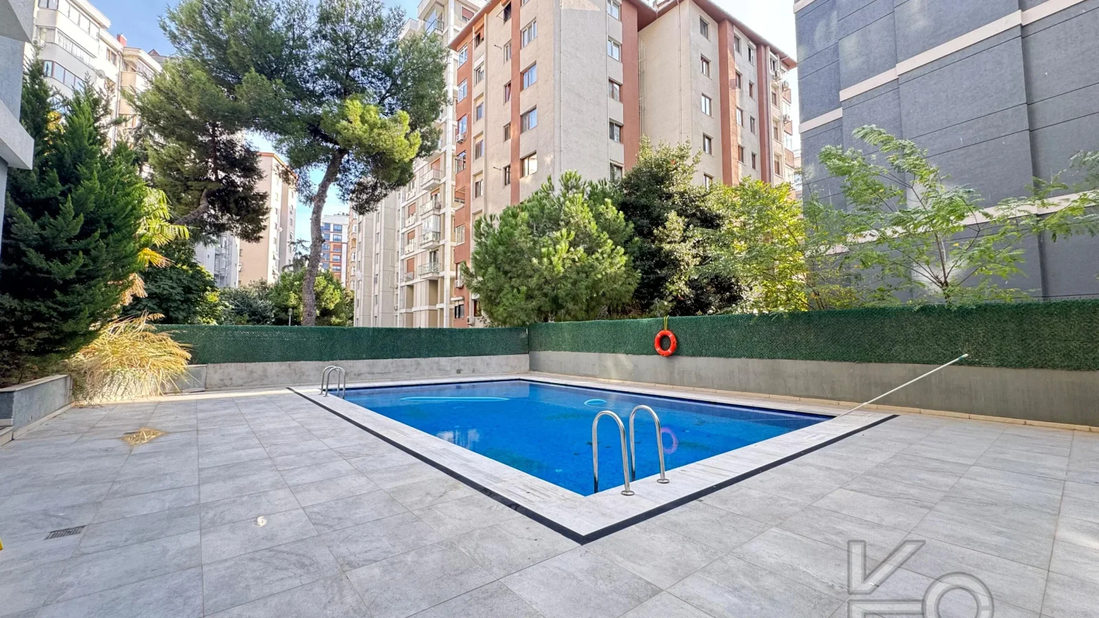 Academy Suadi̇ye Havuzlu Güvenli̇kli̇ Deni̇z Manzarali Yeni̇ Bi̇na 100m2 3+1