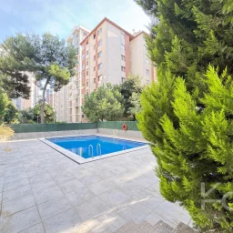 Academy Suadi̇ye Havuzlu Güvenli̇kli̇ Deni̇z Manzarali Yeni̇ Bi̇na 100m2 3+1