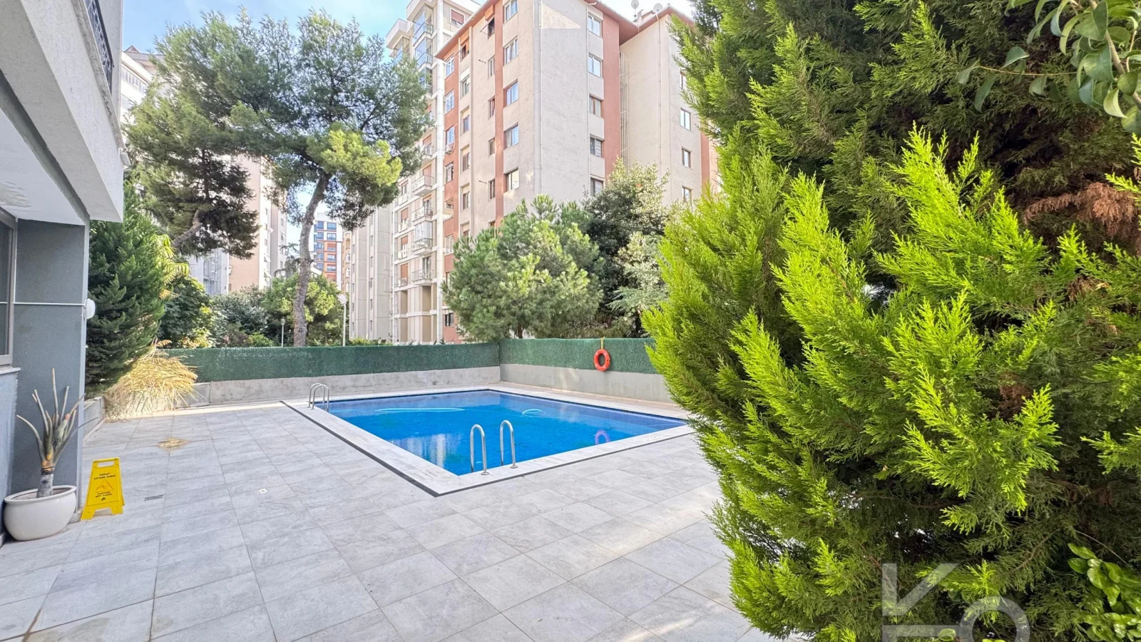 Academy Suadi̇ye Havuzlu Güvenli̇kli̇ Deni̇z Manzarali Yeni̇ Bi̇na 100m2 3+1