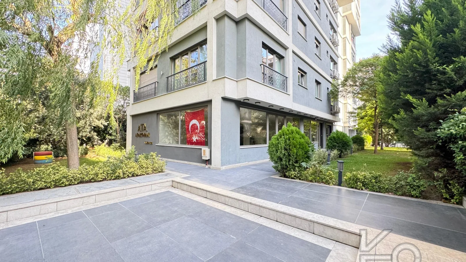 Academy Suadi̇ye Havuzlu Güvenli̇kli̇ Deni̇z Manzarali Yeni̇ Bi̇na 100m2 3+1