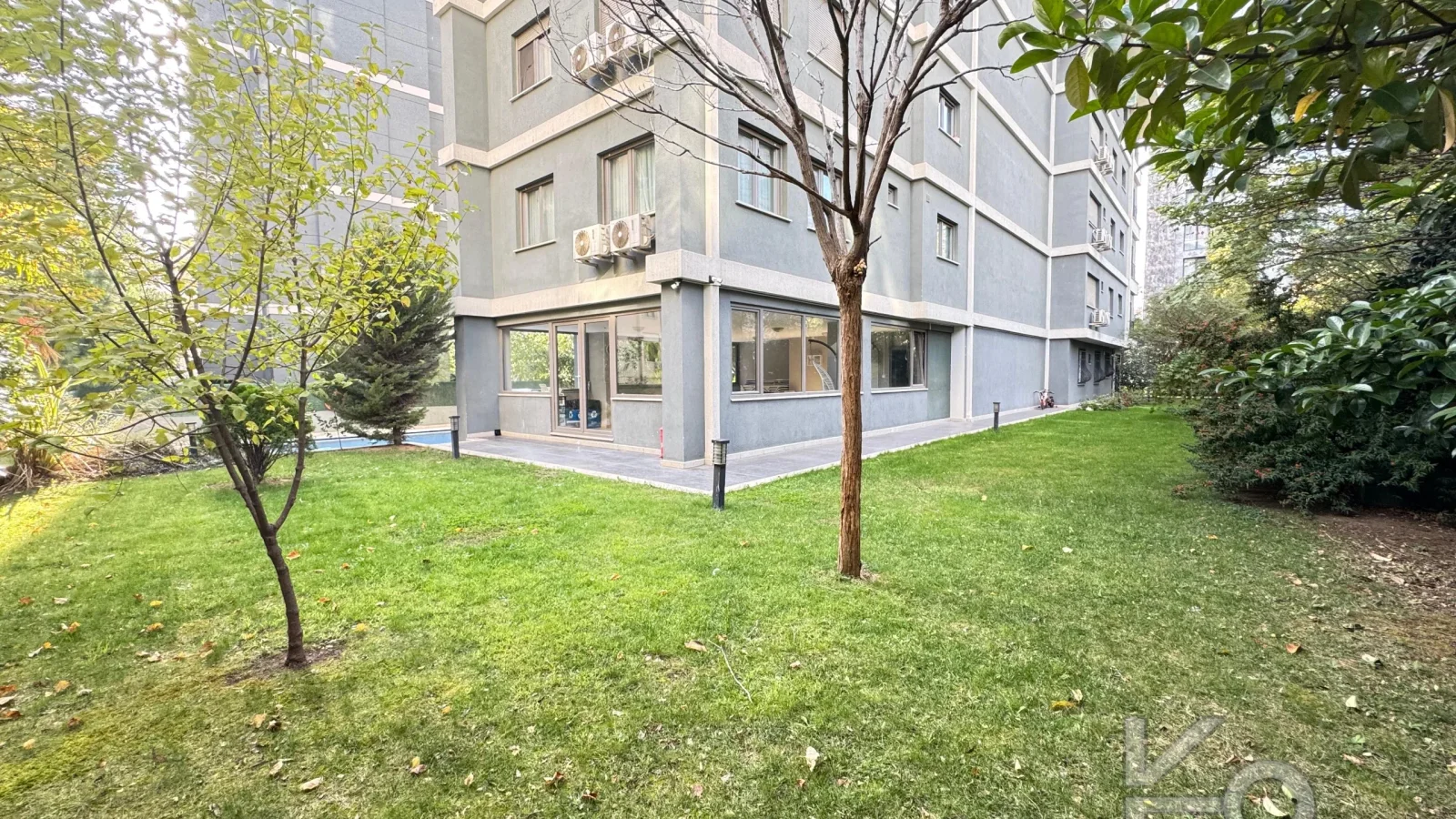 Academy Suadi̇ye Havuzlu Güvenli̇kli̇ Deni̇z Manzarali Yeni̇ Bi̇na 100m2 3+1