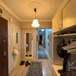 Laci̇vert Cadde Tek Yetki̇li̇ Bayar Caddesi̇ Yakını Balkonlu 102m²net 3+1