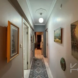 Laci̇vert Cadde Tek Yetki̇li̇ Bayar Caddesi̇ Yakını Balkonlu 102m²net 3+1