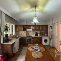 Laci̇vert Cadde Tek Yetki̇li̇ Bayar Caddesi̇ Yakını Balkonlu 102m²net 3+1
