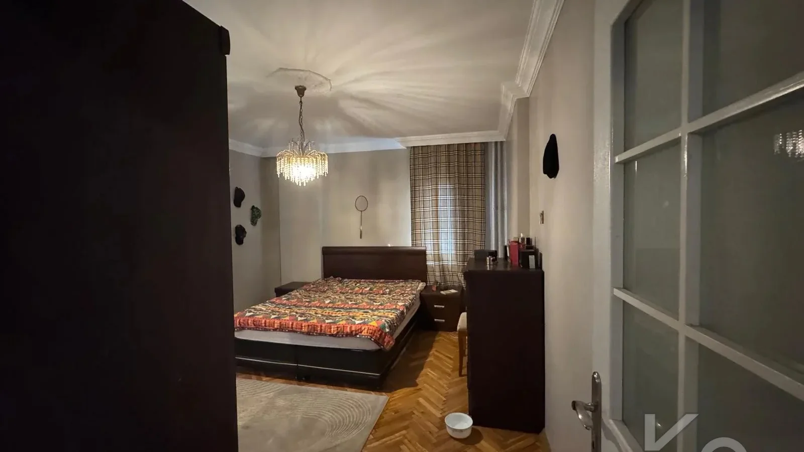 Laci̇vert Cadde Tek Yetki̇li̇ Bayar Caddesi̇ Yakını Balkonlu 102m²net 3+1