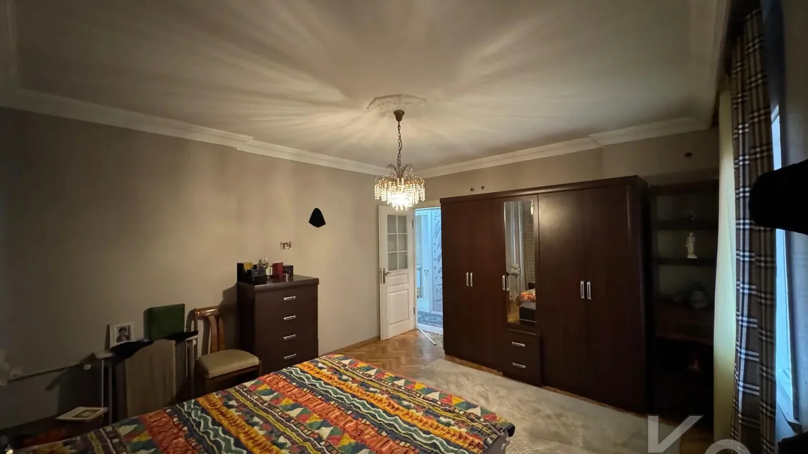 Laci̇vert Cadde Tek Yetki̇li̇ Bayar Caddesi̇ Yakını Balkonlu 102m²net 3+1