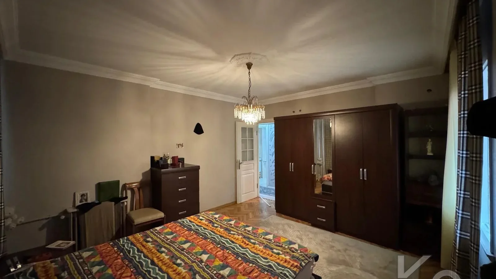 Laci̇vert Cadde Tek Yetki̇li̇ Bayar Caddesi̇ Yakını Balkonlu 102m²net 3+1