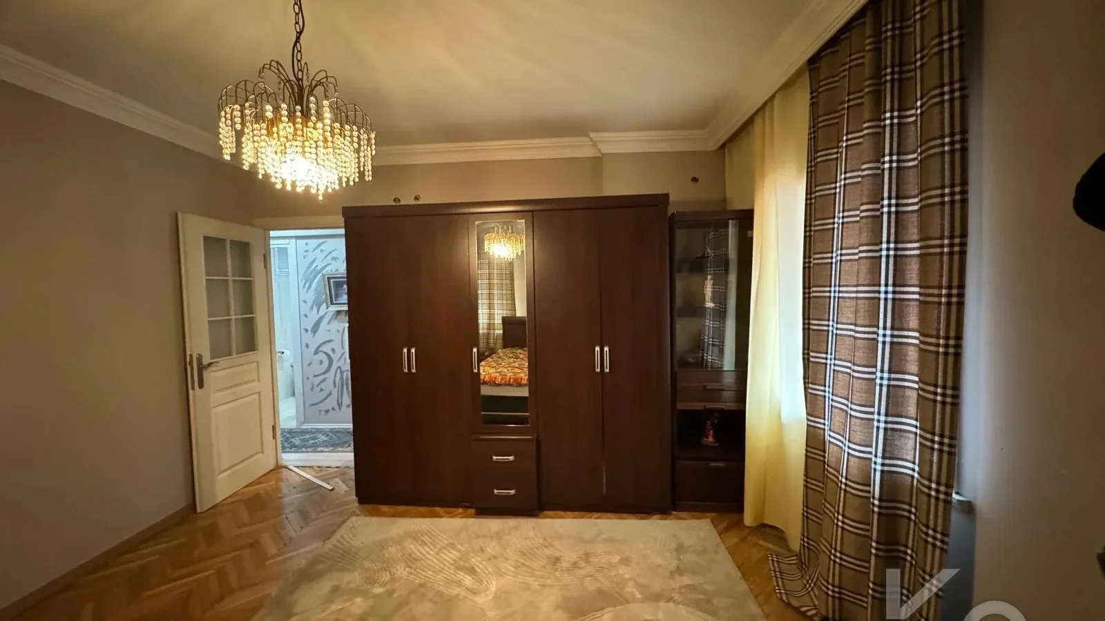 Laci̇vert Cadde Tek Yetki̇li̇ Bayar Caddesi̇ Yakını Balkonlu 102m²net 3+1