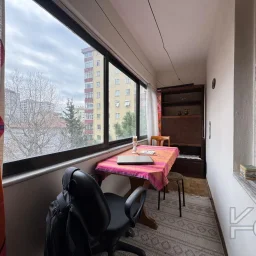 Laci̇vert Cadde Tek Yetki̇li̇ Bayar Caddesi̇ Yakını Balkonlu 102m²net 3+1