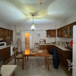 Laci̇vert Cadde Tek Yetki̇li̇ Bayar Caddesi̇ Yakını Balkonlu 102m²net 3+1