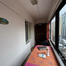Laci̇vert Cadde Tek Yetki̇li̇ Bayar Caddesi̇ Yakını Balkonlu 102m²net 3+1