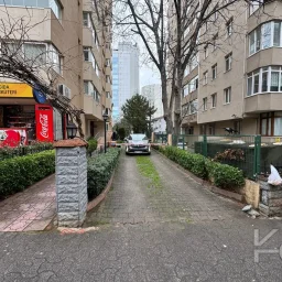 Laci̇vert Cadde Tek Yetki̇li̇ Bayar Caddesi̇ Yakını Balkonlu 102m²net 3+1