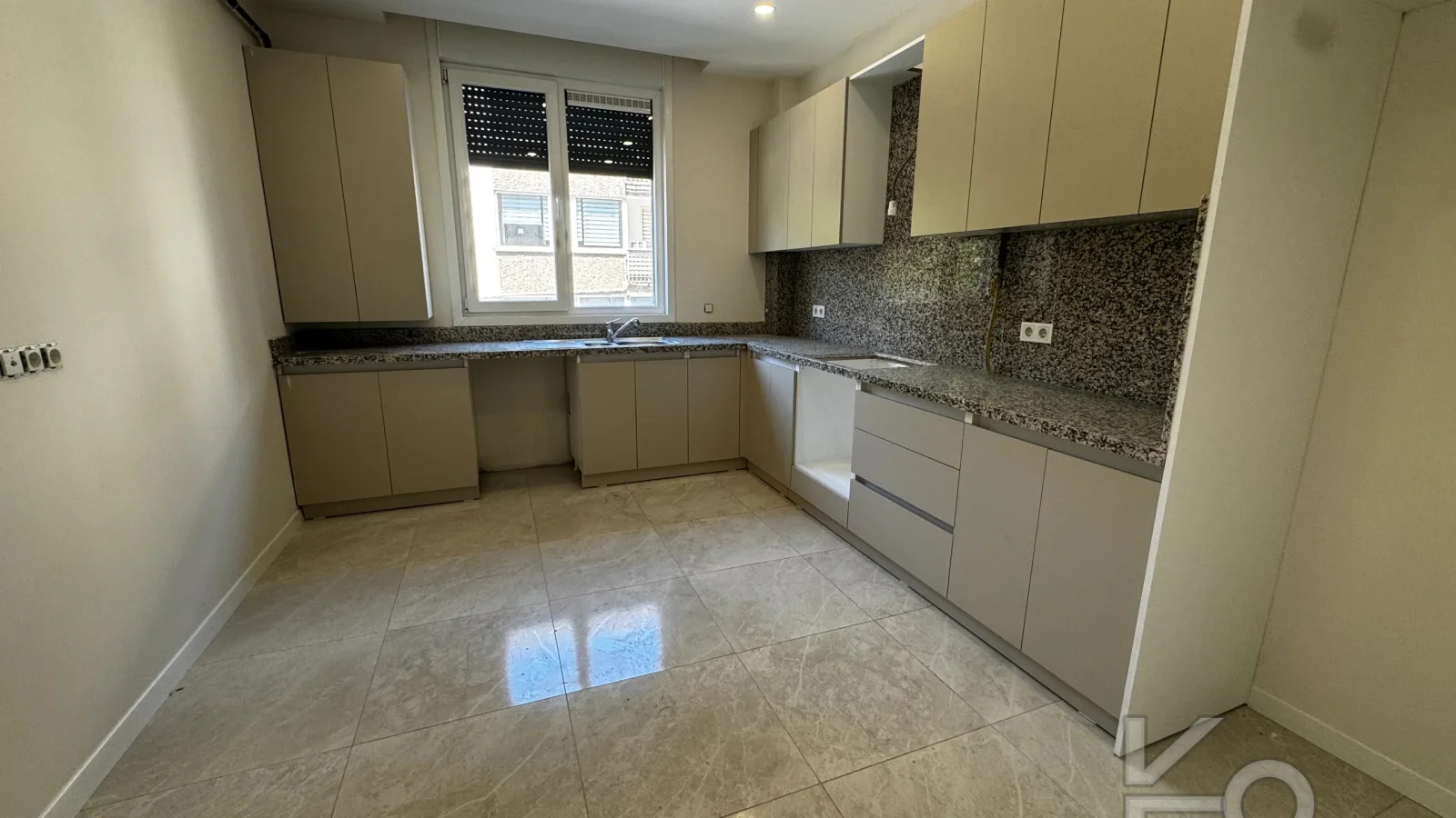 Remax Planet'ten Med Amerikan Karşısında 175m2 3+1 Sıfır 3 Wcli