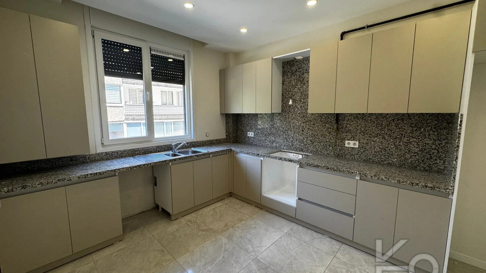 Remax Planet'ten Med Amerikan Karşısında 175m2 3+1 Sıfır 3 Wcli