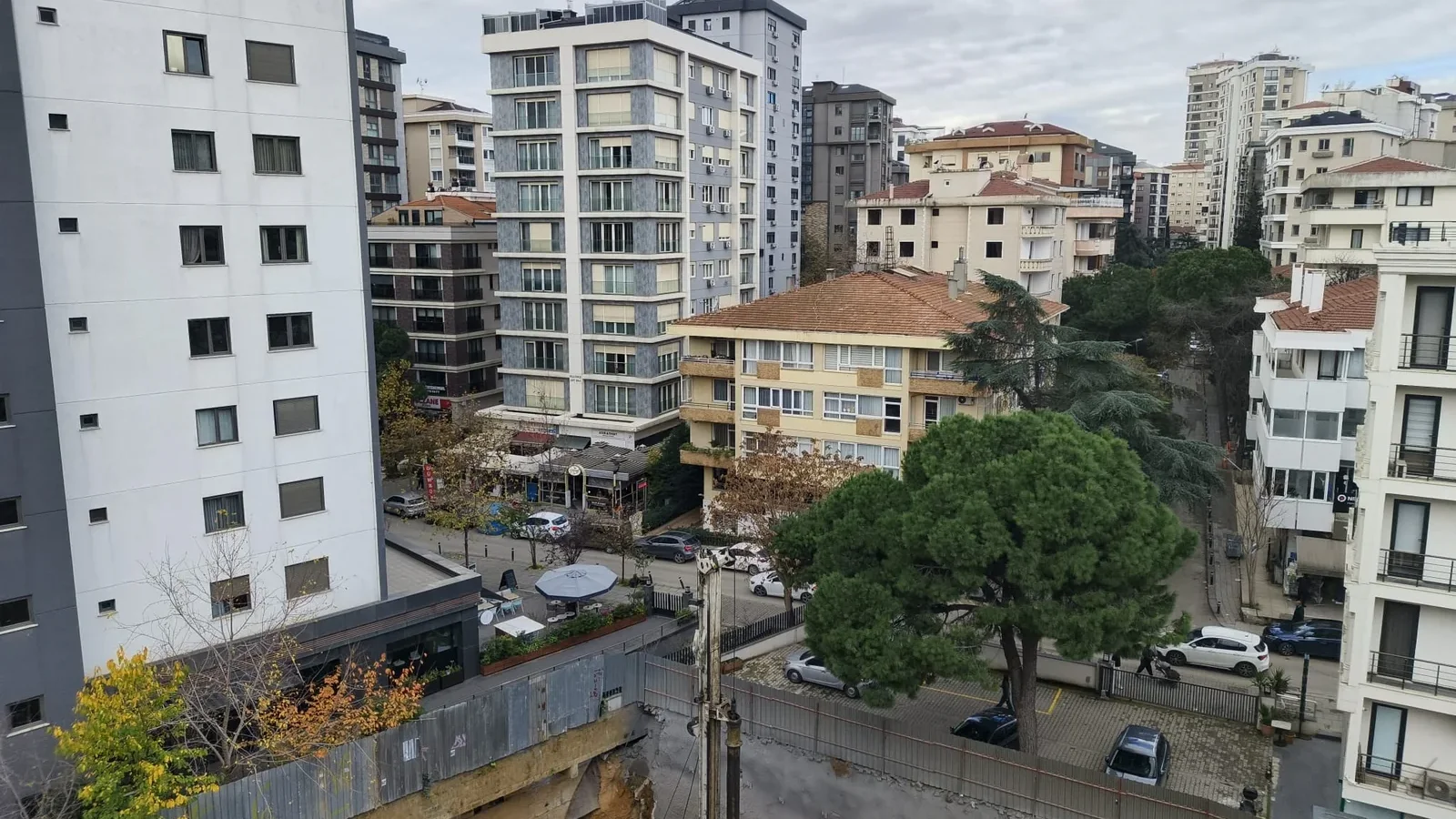 Mutluol Proje'den Caddebostan Bağdat Caddesi Üzerinde Plaza Katı