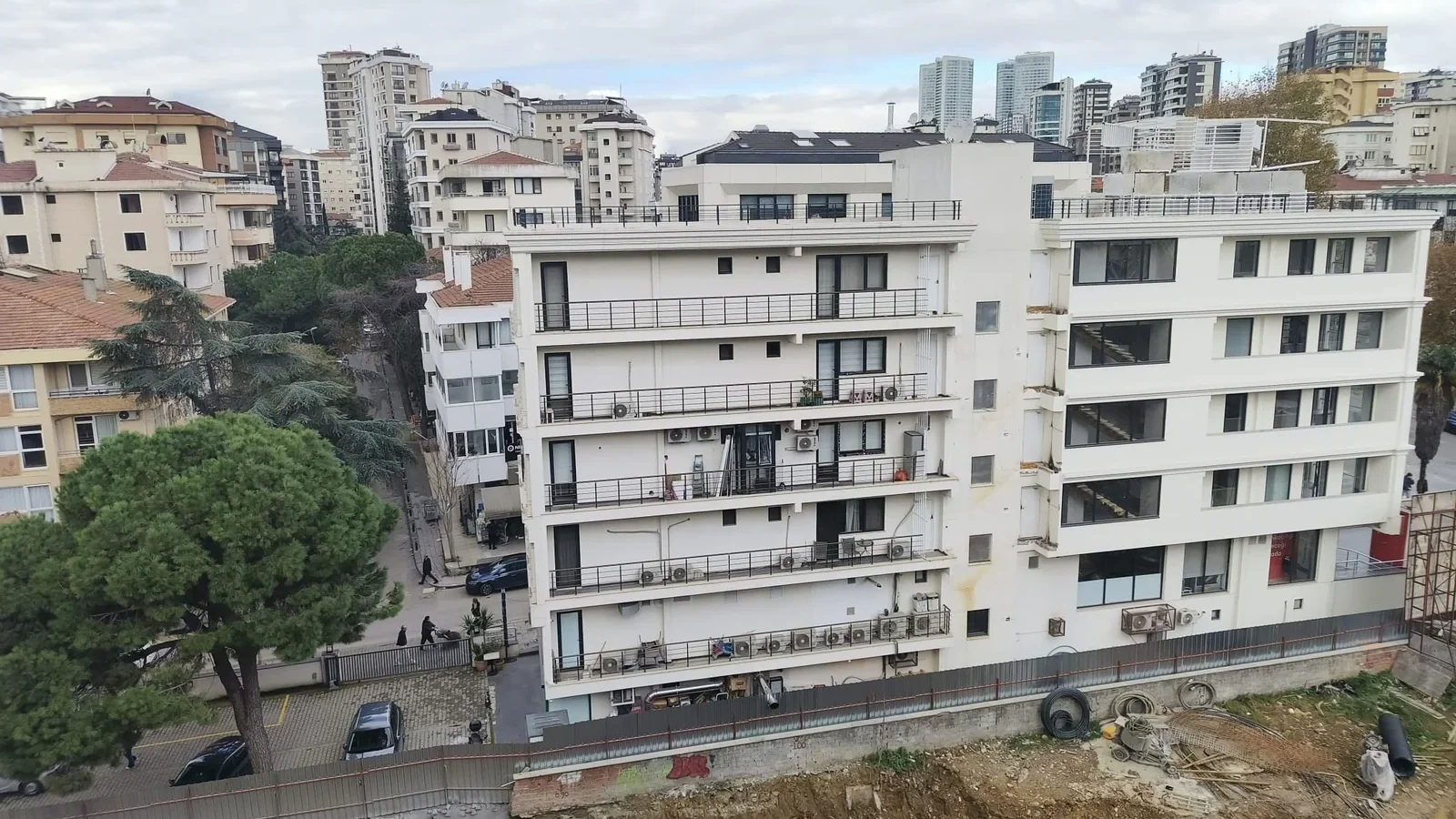 Mutluol Proje'den Caddebostan Bağdat Caddesi Üzerinde Plaza Katı